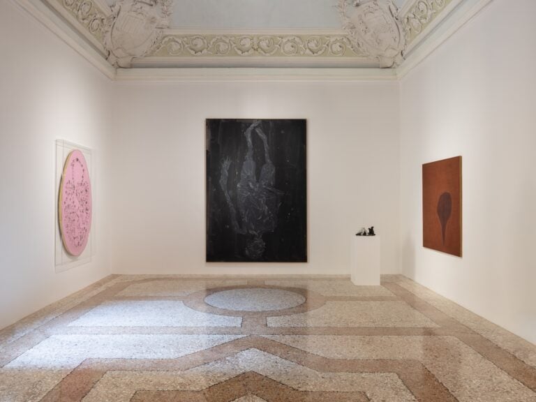 Georg Baselitz e Lucio Fontana, L'aurore viene, installation view at Thaddaeus Ropac Milano. Photo Roberto Marossi. Courtesy Thaddaeus Ropac.