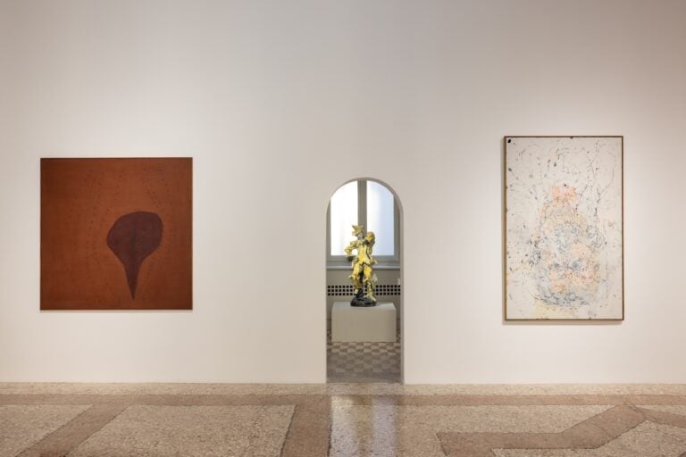 Georg Baselitz e Lucio Fontana, L'aurore viene, installation view at Thaddaeus Ropac Milano. Photo Roberto Marossi. Courtesy Thaddaeus Ropac.