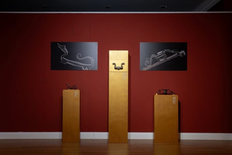 Installation view della mostra Knock Knock Knock. Guardiani di ferro dalla collezione Cesati, Labirinto della Masone, Fontanellato (Pr), 2025
