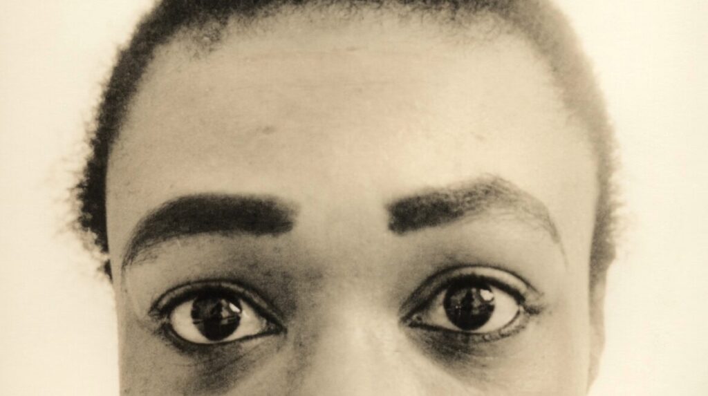 Joy Gregory, Autoportrait , 1989 – 1990, Silver Gelatin Lith Print © Joy Gregory/ Courtesy the artist & DACS