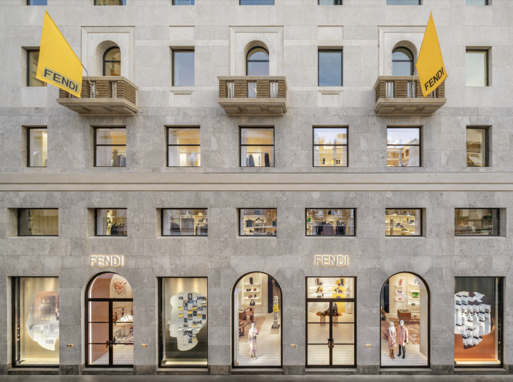 Il nuovissimo Palazzo Fendi di Milano è una boutique colma d’arte contemporanea