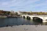 Lo chef Yannick Alléno, l’artista JR e la loro grande installazione per parlare delle vittime sulla strada