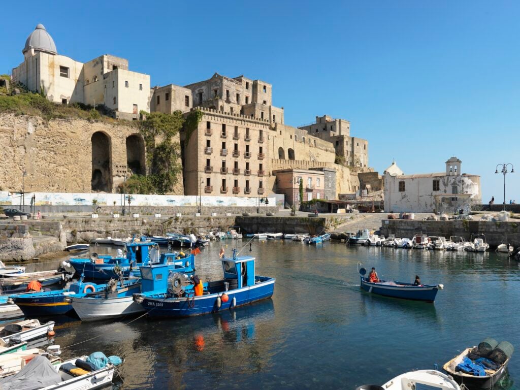 L’evento Panorama a Pozzuoli. Arte, mito e paesaggio nella mostra diffusa del consorzio delle gallerie d’arte italiane