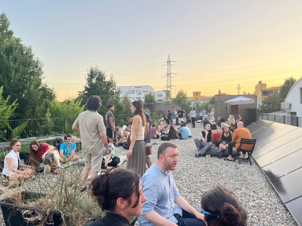Il quartiere del Corvetto a Milano ha un nuovo centro di aggregazione culturale sopra una terrazza