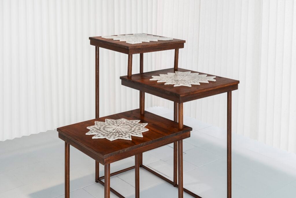 A Venezia la mostra di Simona Pavoni non si mostra: si nasconde