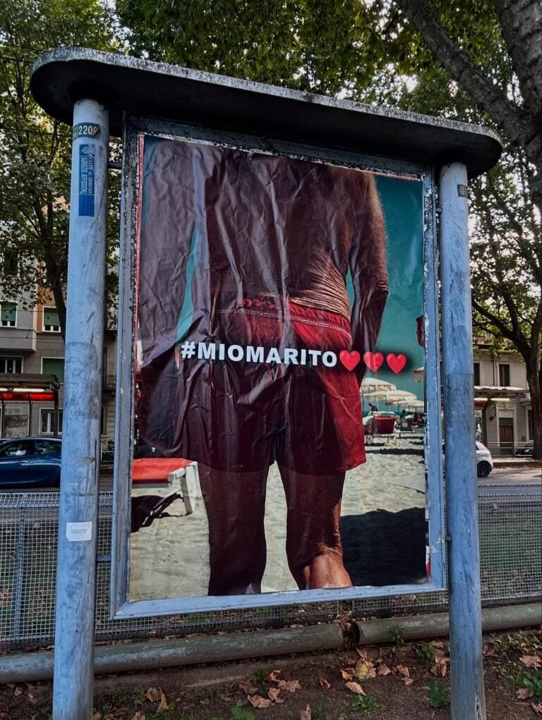 snapinstato541921544183742345541831138062595398388390287n A Torino compaiono i poster di street art "Mio marito". È la vendetta contro il gruppo Facebook