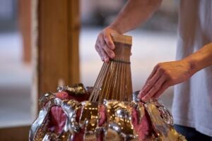 In Giappone un festival di arti applicate si svolge in case da tè e fabbriche di sakè. Il report 