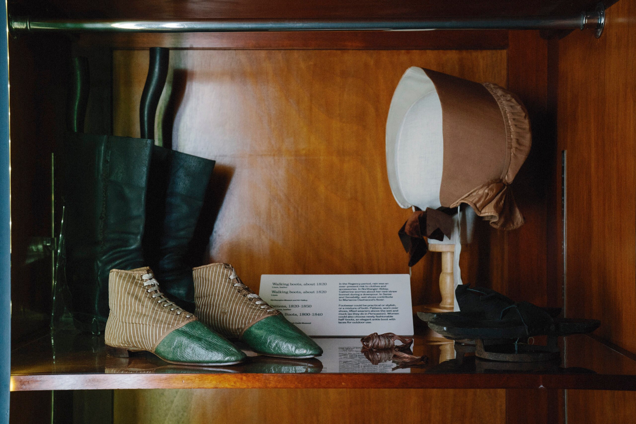 https://www.artribune.com/wp-content/uploads/2025/10/02austen-and-turnerharewood-house-trust-2025loans-from-hamptonshire-shoe-museum-bowes-museum-york-museums-trustphoto-credit-tom-arberhr-90821-scaled.jpg