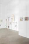 06rananglesofrotation2025instviewfedericaschiavogalleryphgiuliapietroletti L’artista peruviano Ishmael Randall-Weeks ci invita a cambiare prospettiva. La mostra a Roma 