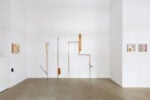 07rananglesofrotation2025instviewfedericaschiavogalleryphgiuliapietroletti L’artista peruviano Ishmael Randall-Weeks ci invita a cambiare prospettiva. La mostra a Roma 
