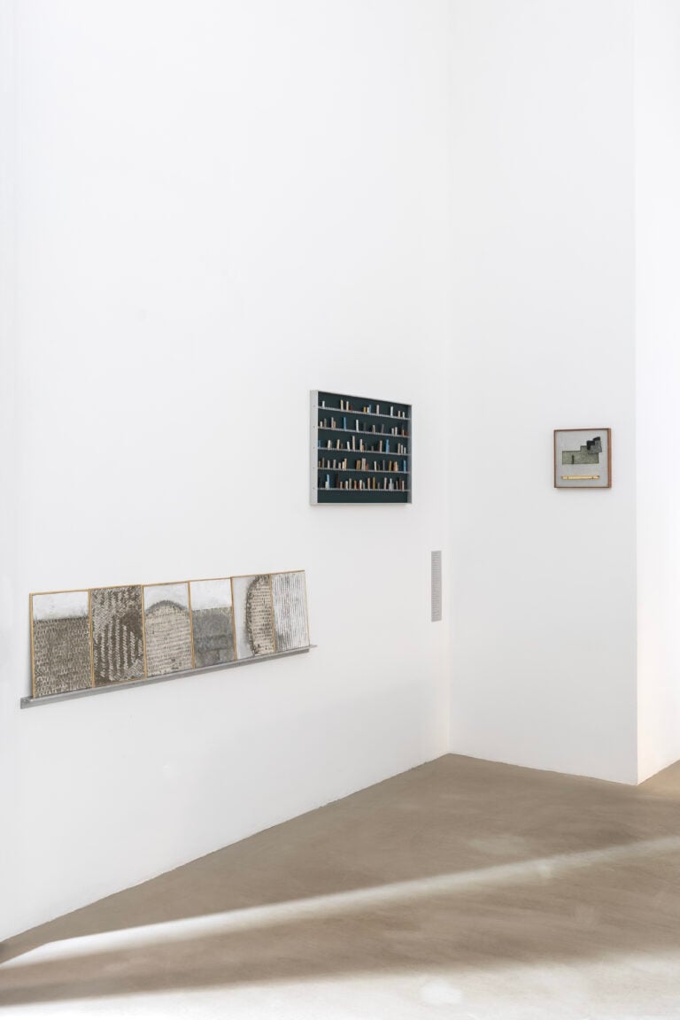 08rananglesofrotation2025instviewfedericaschiavogalleryphgiuliapietroletti L’artista peruviano Ishmael Randall-Weeks ci invita a cambiare prospettiva. La mostra a Roma 