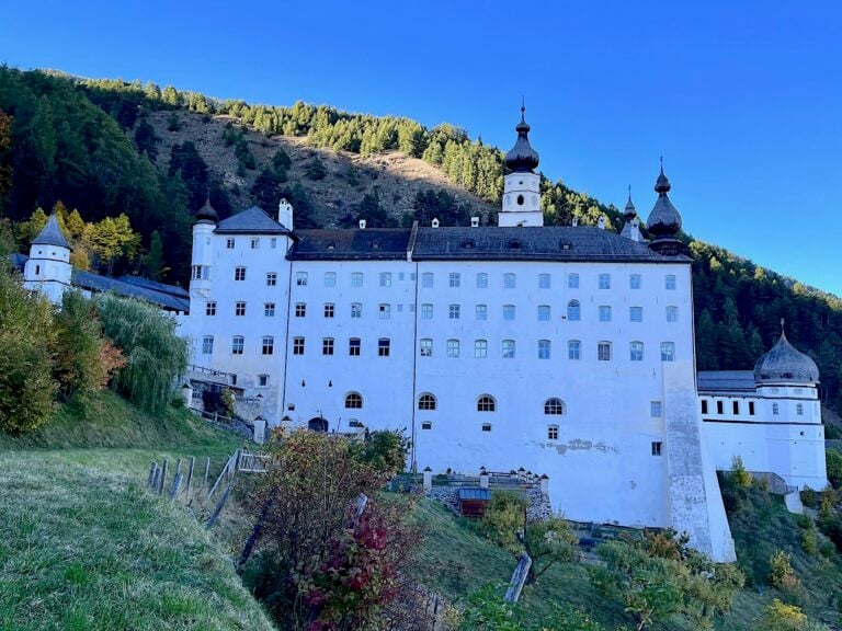 Abbazia di Monte Maria - Marienberg, Burgusio