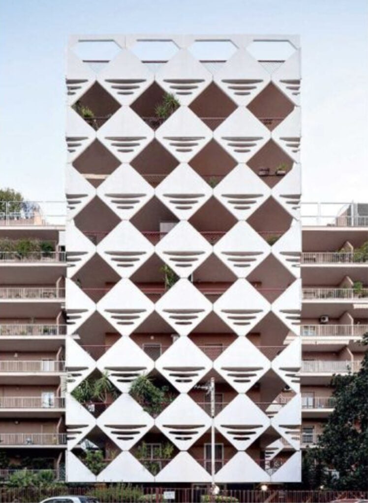 16 onofrio mangini edificio in via petraglione di bari progettato da lui foto di nicola cavallera Tutte le mostre da vedere in Puglia in questo autunno 2025. La guida