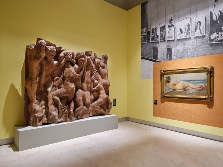 18° Quadriennale d’arte, I giovani e i maestri: la Quadriennale del 1935, Palazzo Esposizioni Roma, 11 ottobre 2025 - 18 gennaio 2026, veduta dell’allestimento con opere di Pericle Fazzini e Giorgio de Chirico, courtesy Fondazione La Quadriennale di Roma, Fotografia Agostino Osio - Alto Piano