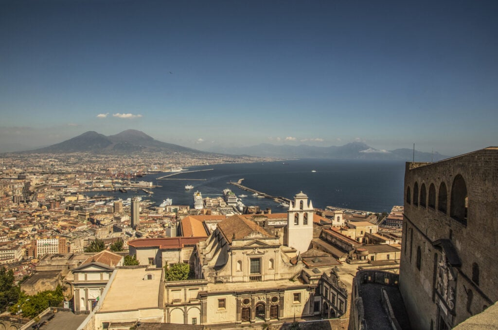 1castel santelmopanorama e vista sulla certosa di san martinocourtesy of direzione regionale musei nazionali campania ministero della cultura Edit Napoli 2025. Lista delle cose migliori che abbiamo visto in tre giorni di design