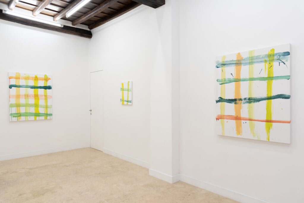 3 alexander wertheim brandenburg paintings installation view galleria richter fine art courtesy richter fine art roma ph credit eleonora cerri pecorella Dissonanze compositive e virtuose ripetizioni. Alexander Wertheim a Roma