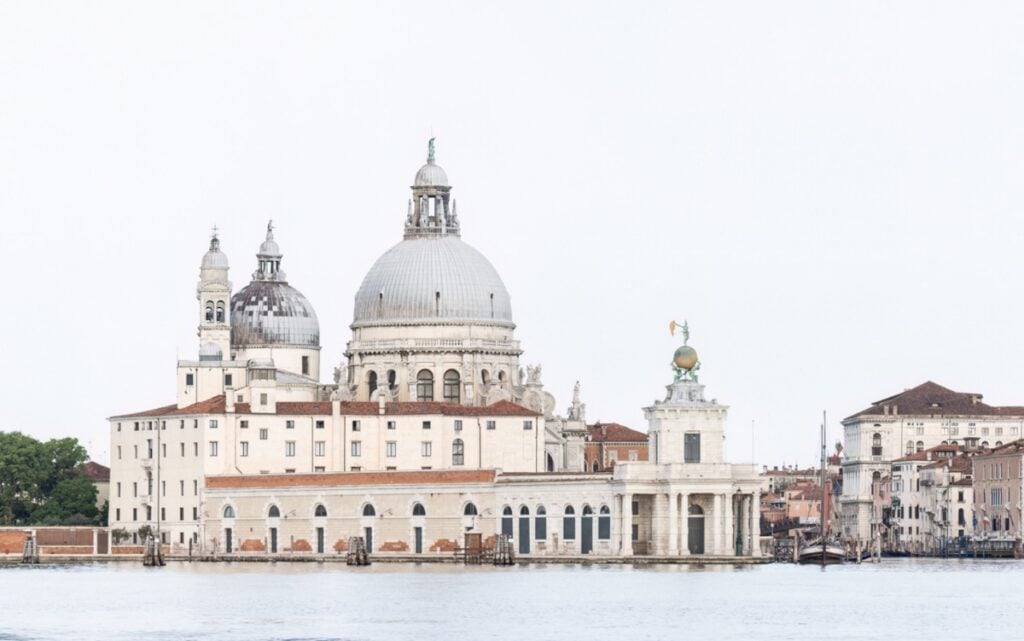 4 palazzo grassi 1200x751 1 Lavorare nell’arte: opportunità da ADSI e Fondazione Roma, Fondazione Scuola Patrimonio, Palazzo Grassi