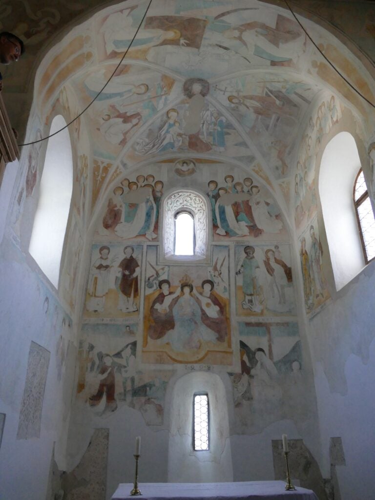 Chiesa di Santo Stefano, Burgusio, abside