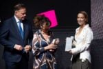 5 cristina morbi riceve il premio donna del marmo 2025 marmomac 2025 veronafiere crediti ennevifoto Alla Biennale Architettura 2025 si può incontrare un’opera che “accorda” la pietra