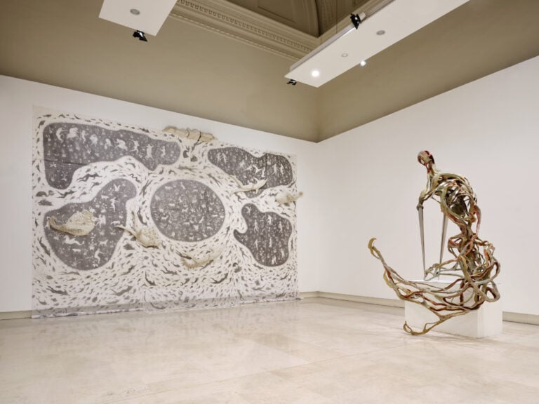 18° Quadriennale d’arte, Fantastica, Palazzo Esposizioni Roma, 11 ottobre 2025 - 18 gennaio 2026, veduta dell’allestimento della sezione curata da Alessandra Troncone. Nella foto, opere di Diego Cibelli e Camilla Alberti, courtesy Fondazione La Quadriennale di Roma, Fotografia Agostino Osio - Alto Piano