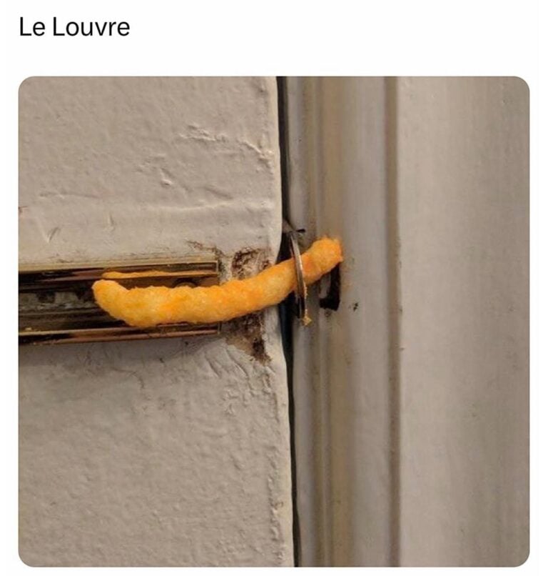 565135495101626548169046902299100443115676614n Il furto dei gioielli di Napoleone al Louvre è stato un successo, non certo per la Francia