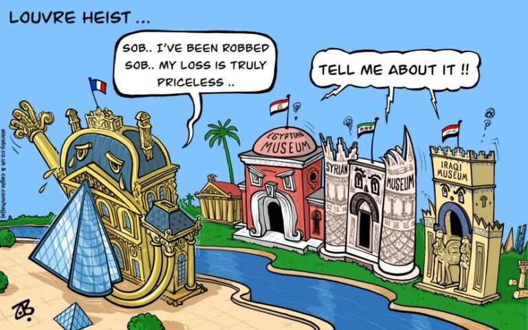 57032848614039662117334393984519314222503417n Il furto dei gioielli di Napoleone al Louvre è stato un successo, non certo per la Francia