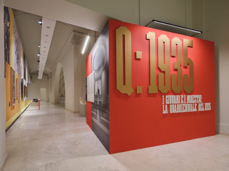 18° Quadriennale d’arte, I giovani e i maestri: la Quadriennale del 1935, Palazzo Esposizioni Roma, 11 ottobre 2025 - 18 gennaio 2026, veduta dell’allestimento progettato da BRH+/Barbara Brondi & Marco Rainò, courtesy Fondazione La Quadriennale di Roma, Fotografia Agostino Osio - Alto Piano