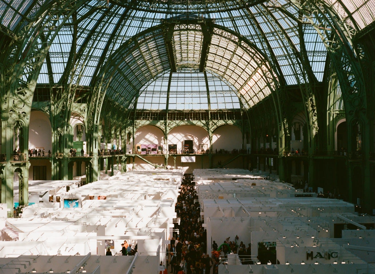 https://www.artribune.com/wp-content/uploads/2025/10/art-basel-paris-1.jpg
