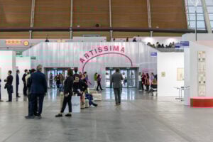Le prime immagini da Artissima 2025 a Torino. Eccellente edizione per la fiera più contemporanea d’Europa