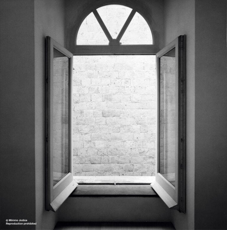 Mimmo Jodice, dalla serie "Attesa"