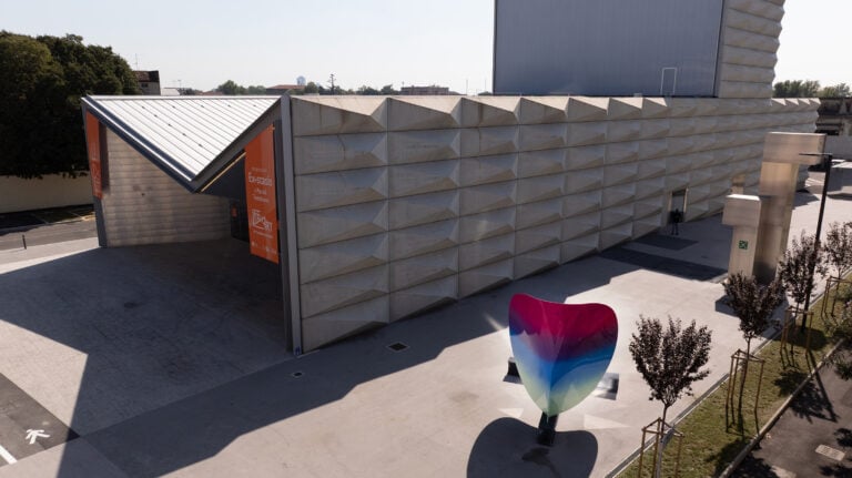 brescia teatro borsoni ex stasis tuttofuoco 20253 L’opera di Patrick Tuttofuoco che rigenera un angolo di Brescia è multicolore (e multiculturale) 