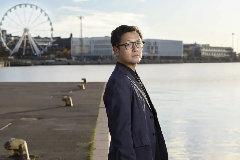 carson chan at the site of the new museum of architecture and design in helsinki photo anni koponen L'Architecture & Design Museum di Helsinki. La nuova apertura prevista nel 2030