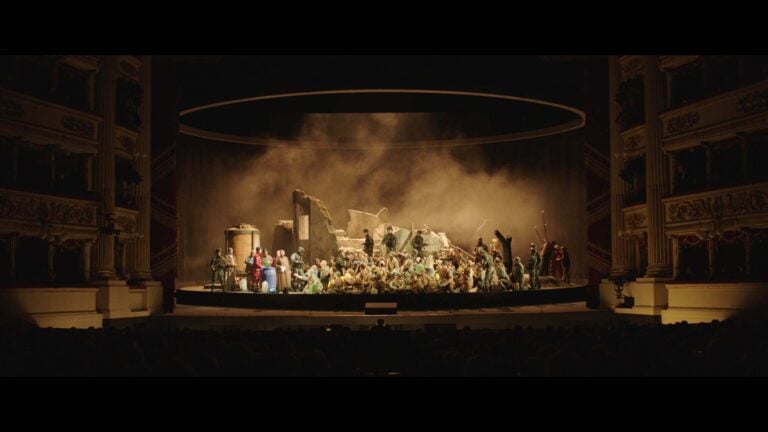 La grande impresa di realizzare un’opera alla Scala: il film che mostra il dietro le quinte