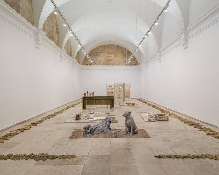 Chiara Camoni, "Erguidas, yacentes", 2025, installation view, Museo Patio Herreriano, Valladolid