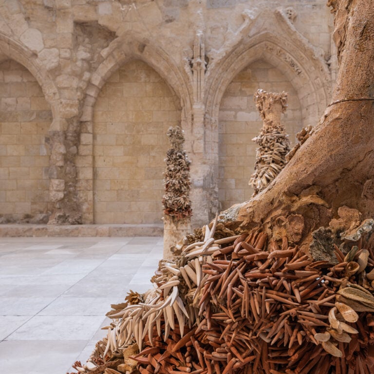 Chiara Camoni, "Erguidas, yacentes", 2025, installation view, Museo Patio Herreriano, Valladolid