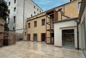 Nasce a Venezia un nuovo polo per le arti dentro un vecchio cinema: apre la galleria Bartoux