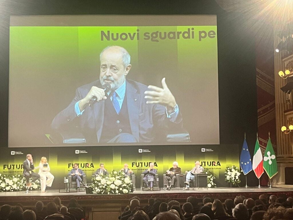 “Esponiamo nelle aziende le opere d’arte chiuse nei depositi dei musei pubblici”. La proposta