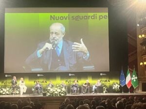 “Esponiamo nelle aziende le opere d’arte chiuse nei depositi dei musei pubblici”. La proposta