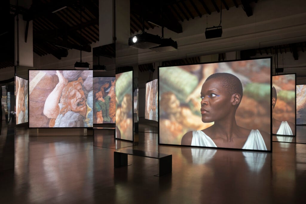 A Palazzo Te di Mantova l’installazione filmica dell’artista Isaac Julien è monumentale