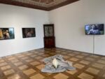 la bella estate palazzo re rebaudengo guarene cn foto claudia giraud 3 1200x900 1 In Piemonte la mostra che celebra i 30 anni della Fondazione Sandretto Re Rebaudengo e inneggia agli Anni Novanta 