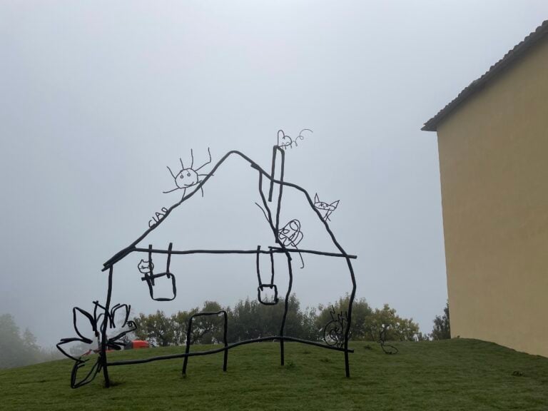 La scultura di Petrit Halilaj per il progetto Radis a Dogliani. Photo Claudia Giraud
