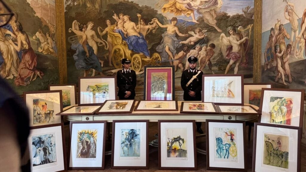 Sono state sequestrate 21 opere di Salvador Dalí in una mostra appena aperta a Parma