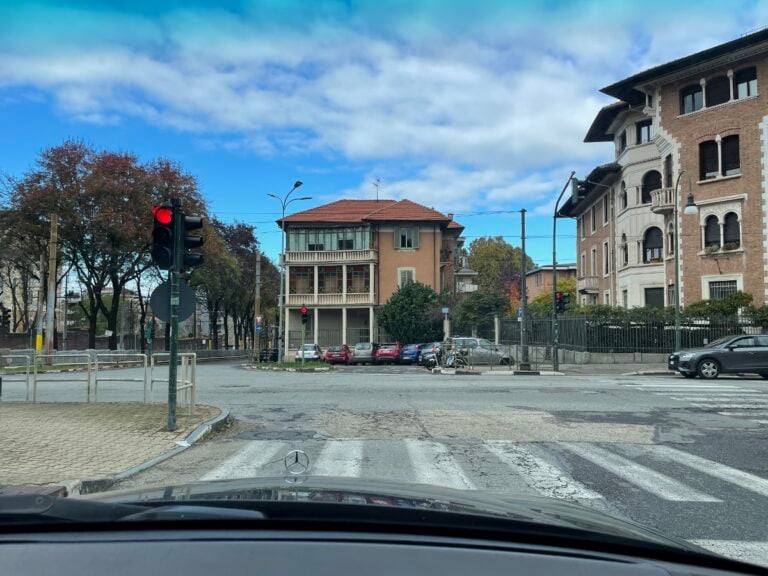 Performance Armen. Photo Claudia Giraud