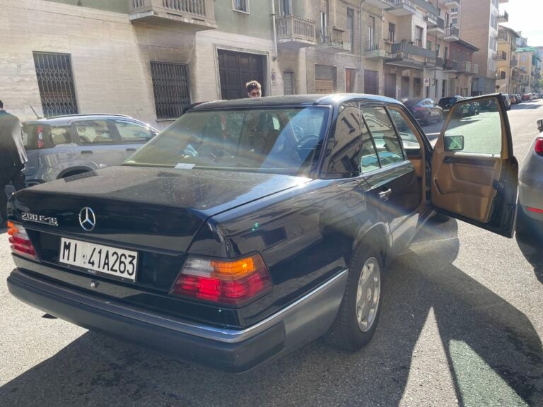 Performance Armen. Photo Claudia Giraud