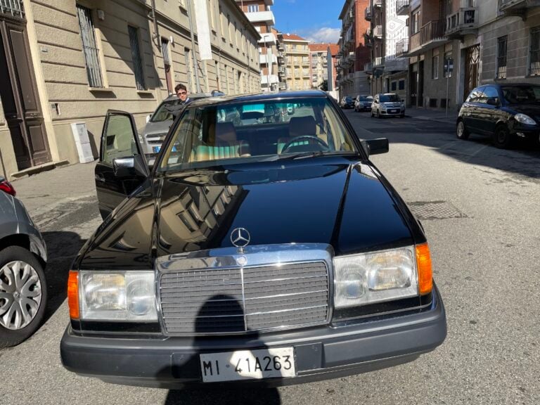 Performance Armen. Photo Claudia Giraud