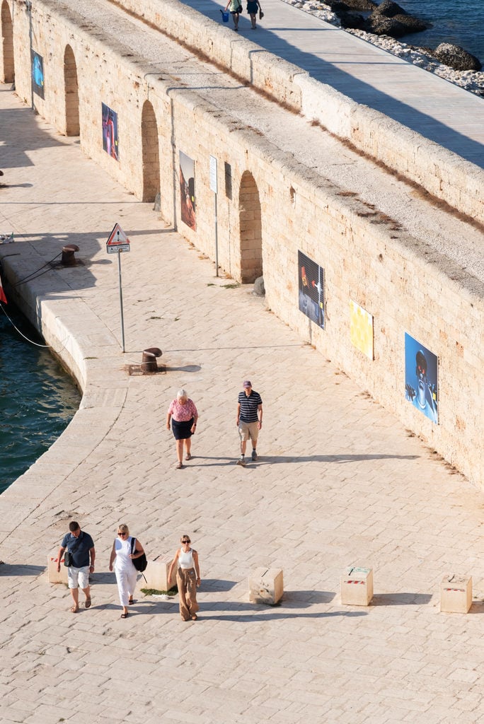 phest2025mbalsamini A Monopoli 10 anni di PhEST: festival internazionale di fotografia e arte in Puglia