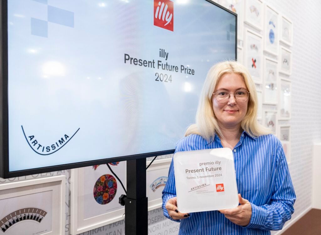 Angharad Williams – Portrait – illy