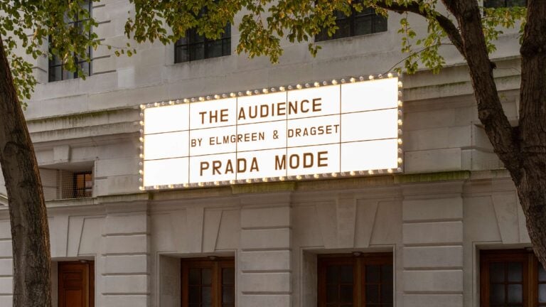 prada mode london01 Il brand italiano Prada realizza un cinema d’artista a Londra per riflettere sulla spettatorialità