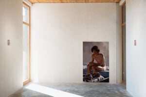 Sul Lago di Como un’ex falegnameria diventa residenza e atelier per artisti: il progetto Rumi Art Space