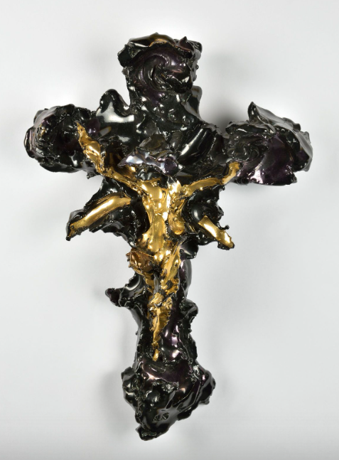Lucio Fontana, Crocifisso, 1952, terracotta invetriata, 44,5 x 30,5 x 15 cm, MIC – Museo Internazionale delle Ceramiche in Faenza.
